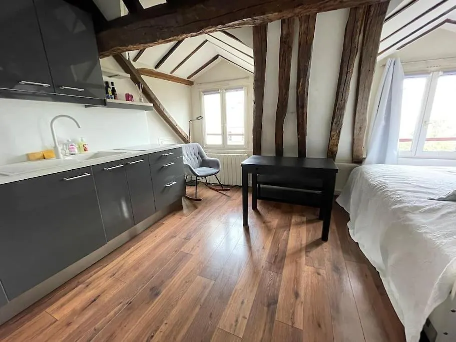 Au Coeur De 8e Daire *